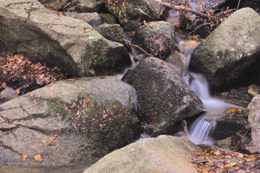 piedras%20y%20agua.jpg