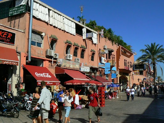 Imagini Maroc: Jema el-Fnaa Marrakech - strada pietonala 