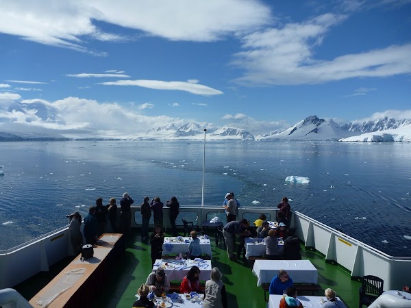 Imagini Antarctica: masa pe vasul de croaziera