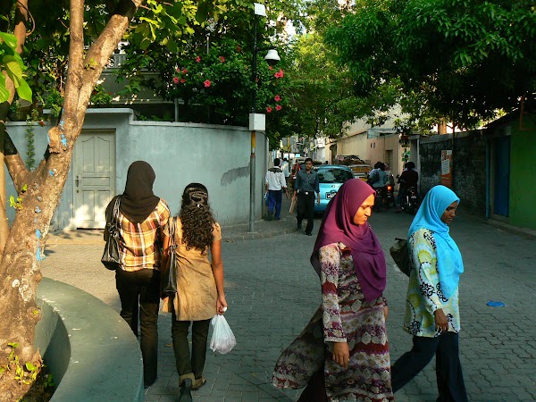 Imagini Maldives: pe strazile din Male.JPG