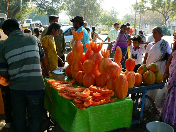 Obiective turistice India: bazar de fructe Mysore