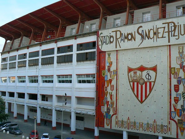 Obiective turistice Spania: Sevilla - 7 mai 1986 Stadionul Ramon Sanchez Pizjuan.JPG