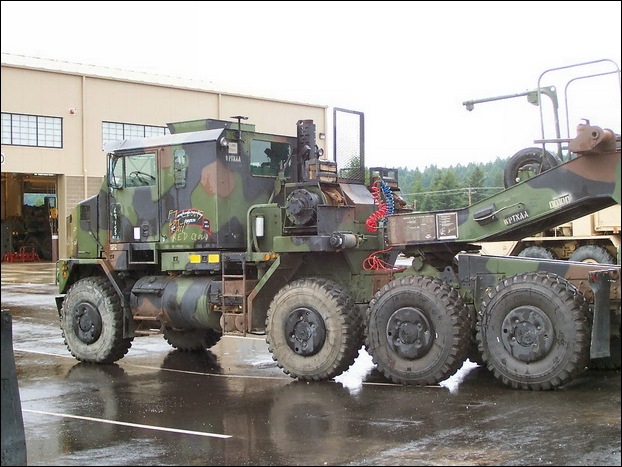 M1070 Heavy Equipment Transporter 06