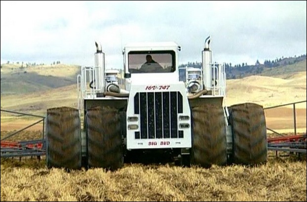 Big Bud 747 tractor 05