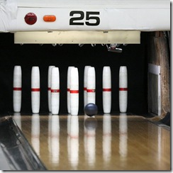 600px-Candlepin-bowling-usa-lane25-rs