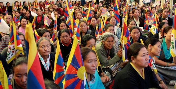 [tibetan women[3].jpg]