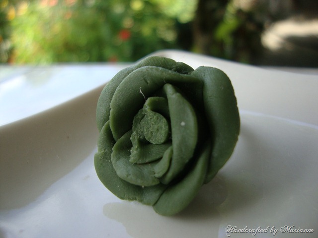 [Who ate my green rose ring[12].jpg]