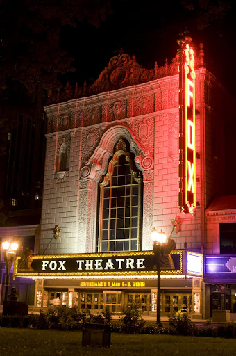 The Fabulous Fox Theatre in Missouri | www.bagssaleusa.com/product-category/neonoe-bag/