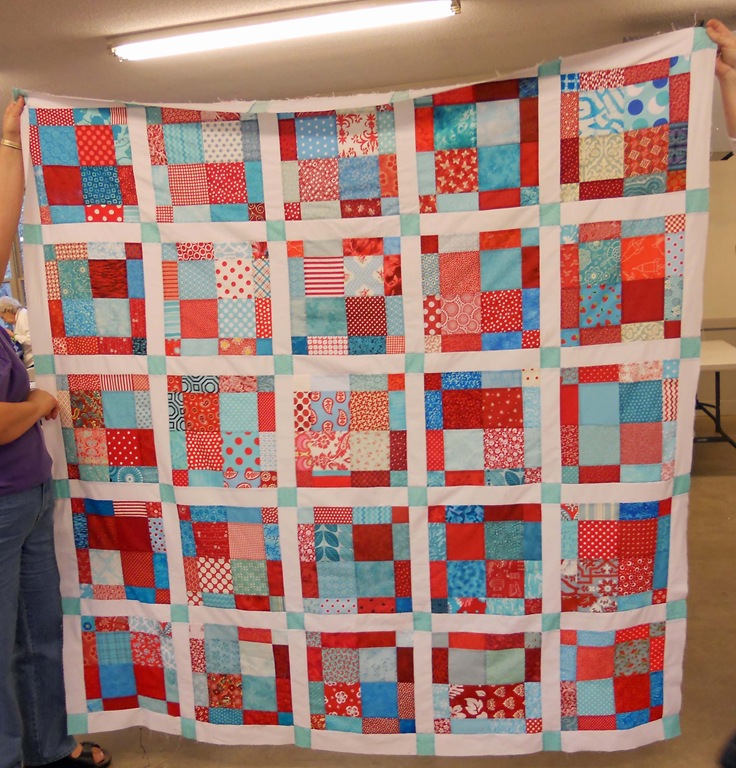 [0311 Red and Aqua Quilt Top[3].jpg]