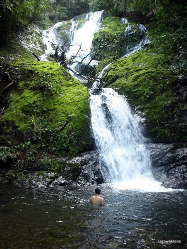 Visiting_a_waterfall_in_Sarawak_18