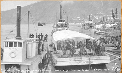 Steamboat C.W. BODONI departing from Dawson City, Yukon Territory, 1898.Eric Hegg (Imagen propiedad de C.B.)
