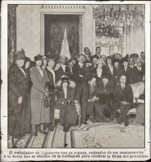 Celebración del armisticio en la embajada. Noviembre 1918. Pulse para ver la imagen completa