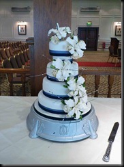 4-Tier-Lillies-and-Rose-blue2