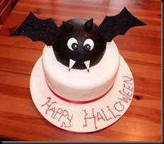 Halloween-Bat-Cake
