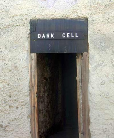 [dark-cell[4].jpg]