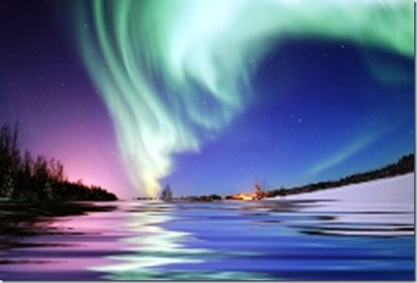 picture the northern lights arctic circle