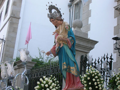 María Auxiliadora, saliendo de los Salesianos. * www.pozoblanconews.blogspot.com