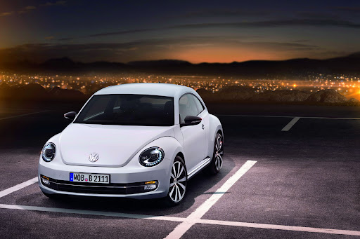 2012-Volkswagen-Beetle-05.JPG