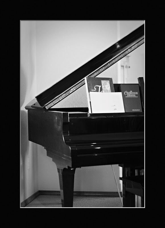 Monochrome Monday piano