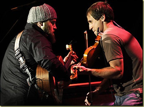 A close up of Zac and his fiddle player rockin it out together.
