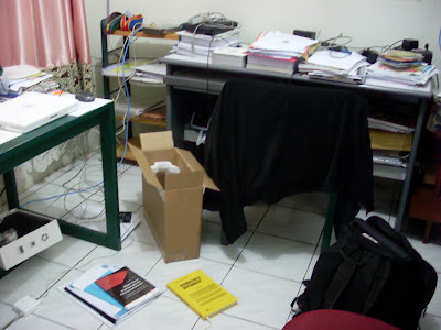 Kamar Kerja Berantakan Padepokan Budi Rahardjo Kamar Kerja Berantakan Padepokan Budi Rahardjo