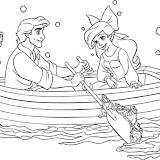 Sirenita con novio en varca.jpg