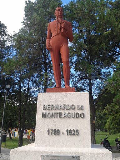 Estatua Bernardo De Monteagudo