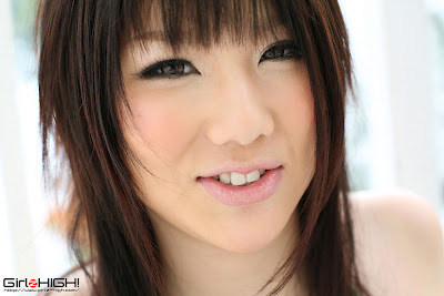 Photoshot Japan Idol Yukina Momoyama Photo Album.jpg
