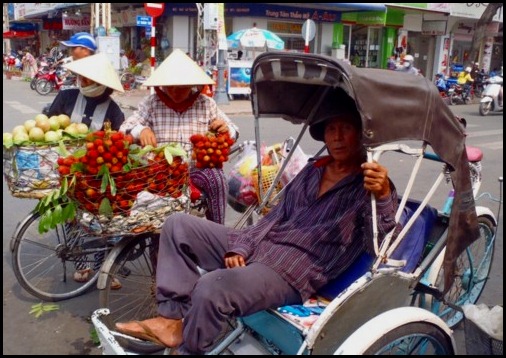Saigon Street Cyclo http://global-citizen-01.blogspot.com