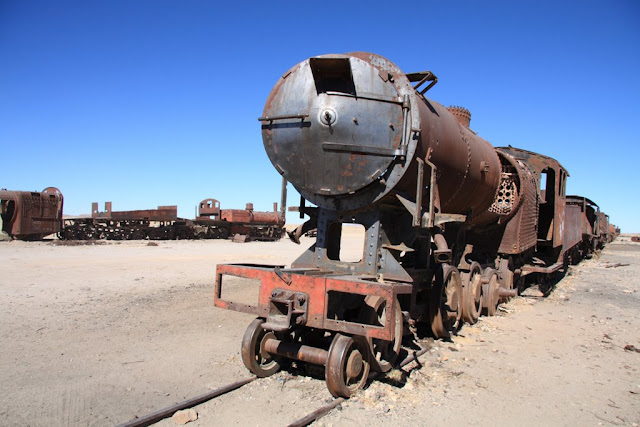  Кладбище паровозов в Уюни