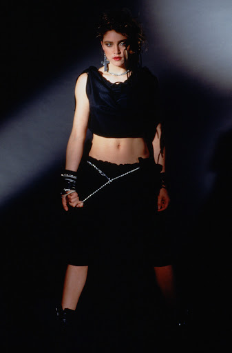 madonna navel