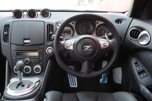 [Nissan Interiors Nissan Red 370Z launch India Automotic Manual Images Pictures Pics Wallpapers Gallery Video Specifications Reviews[6].jpg]