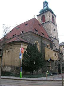004 - Iglesia junto a la torre Jindrisska.JPG