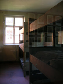 121 - Auschwitz I, interior de un barracón.JPG