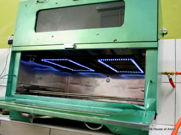 [gas-fired oven for baking sarawak layer cakes - copyright house of annie[2].jpg]