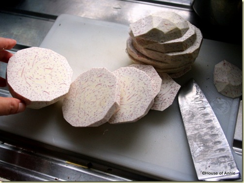 slicing taro for khau yoke