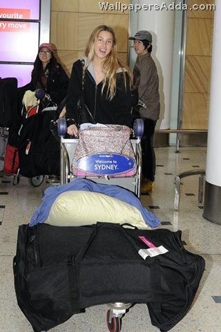 [Whitney+Port+City+star+touches+down+Sydney+ffoZCwfXsnOl[1][2].jpg]