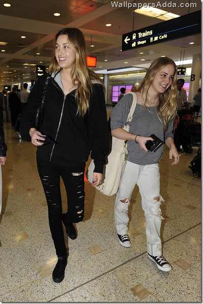 Whitney Port City star touches down Sydney hmlgi6FfGpnl[1]