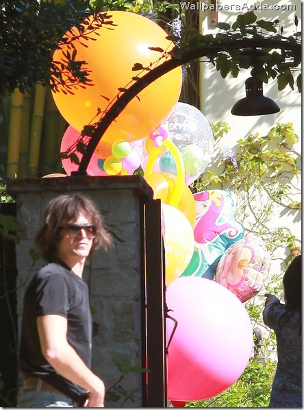 General Views Halle Berry Daughter Birthday eikU6uA9dNUl[1]