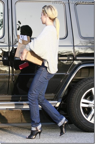 Ashley Tisdale Leaving Haylie Duff House KBRxpOePlkZl