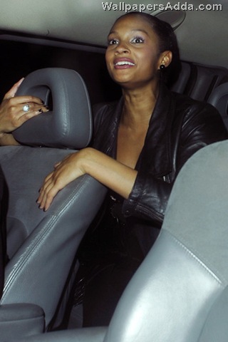 [bubbly+Alesha+Dixon+looks+untroubled+continuing+VCTDOvOgmuUl[2].jpg]