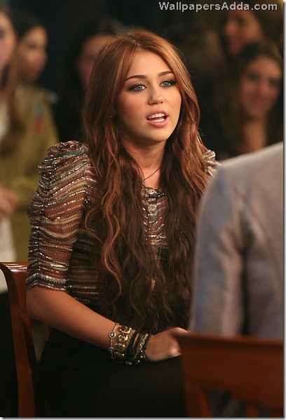 radiant Miley Cyrus promotes new film Last 37UmkyB2j3Ol