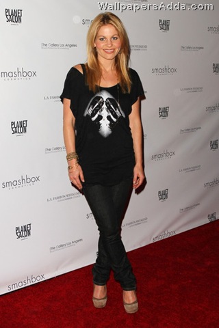 [American+Beauty+Mena+Suvari+friend+look+final+4nkpwK8f0MLl[2].jpg]