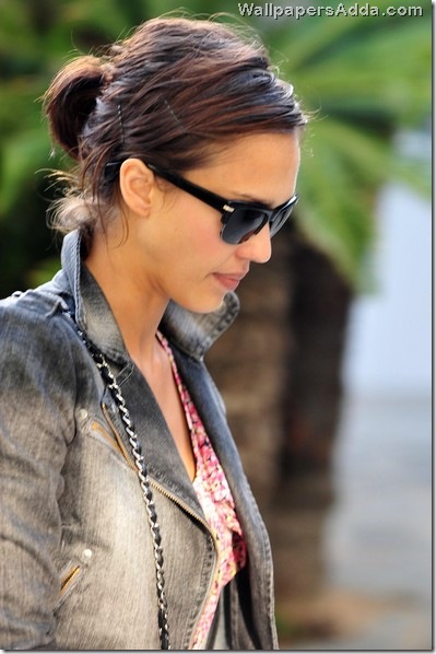 Jessica Alba Out Meeting Brentwood nl9YAMBT9dHl