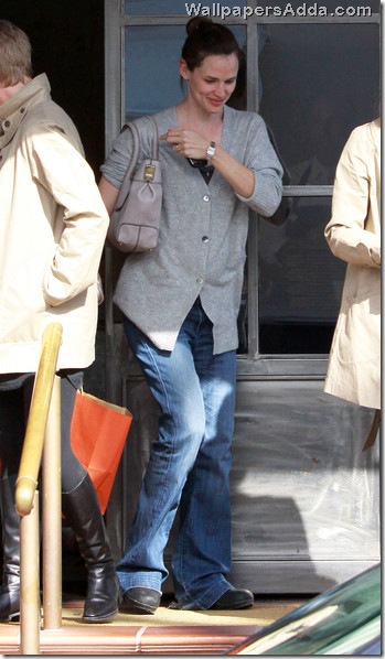 Jennifer Garner Leaving Restaurant Santa Monica 8i6I7bi9RE1l