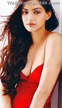 [sonam-kapoor_big[4].jpg]