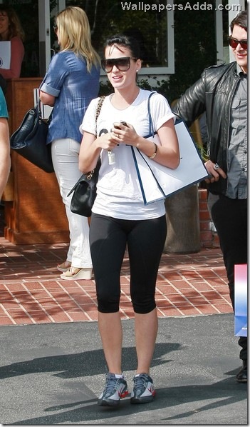 Katy Perry Out Shopping Fred Segal 2 wE47q9Kkt7il
