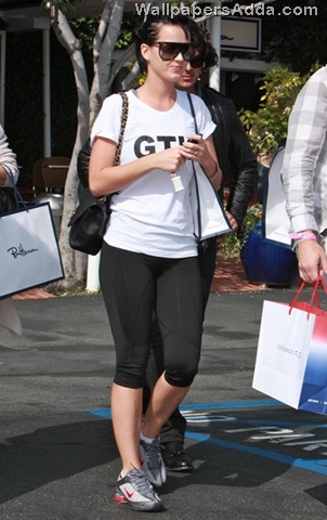[Katy+Perry+Out+Shopping+Fred+Segal+VsAgxn2FkODl[2].jpg]