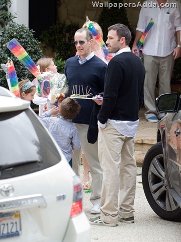 [Garner+Affleck+celebrate+Easter+a5-Mjz4_TXyl[2].jpg]