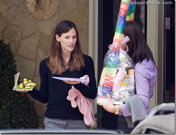 Garner Affleck celebrate Easter kGUloSqfpsSl